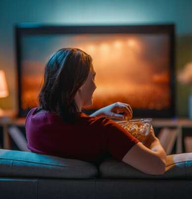 Best Classic Friendship TV Series To Rewatch Today Nostalgic Shows That Still Feel Comforting